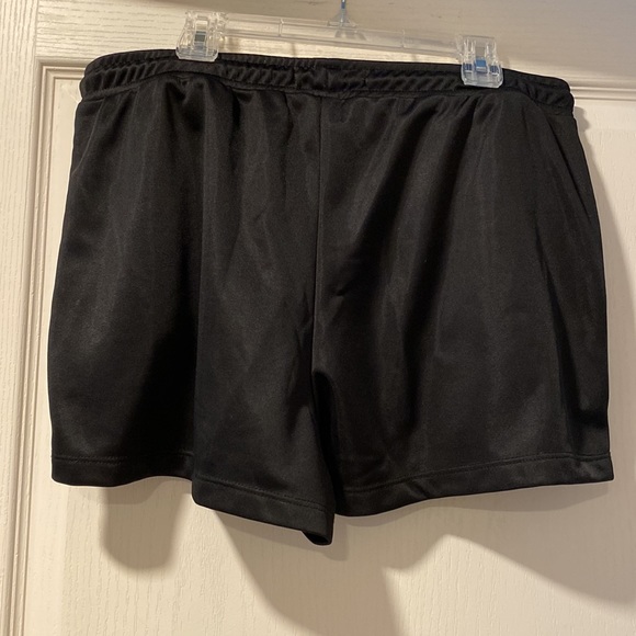 Urban Outfitters M Black/White Button Shorts - Picture 7 of 9